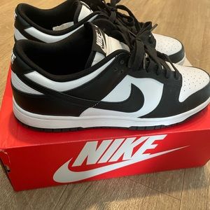 Mens Nike Retro Dunk Low in Great condition Size 11 worn twice